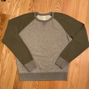 GAP Men’s Crewneck Sweatshirt; Size M
